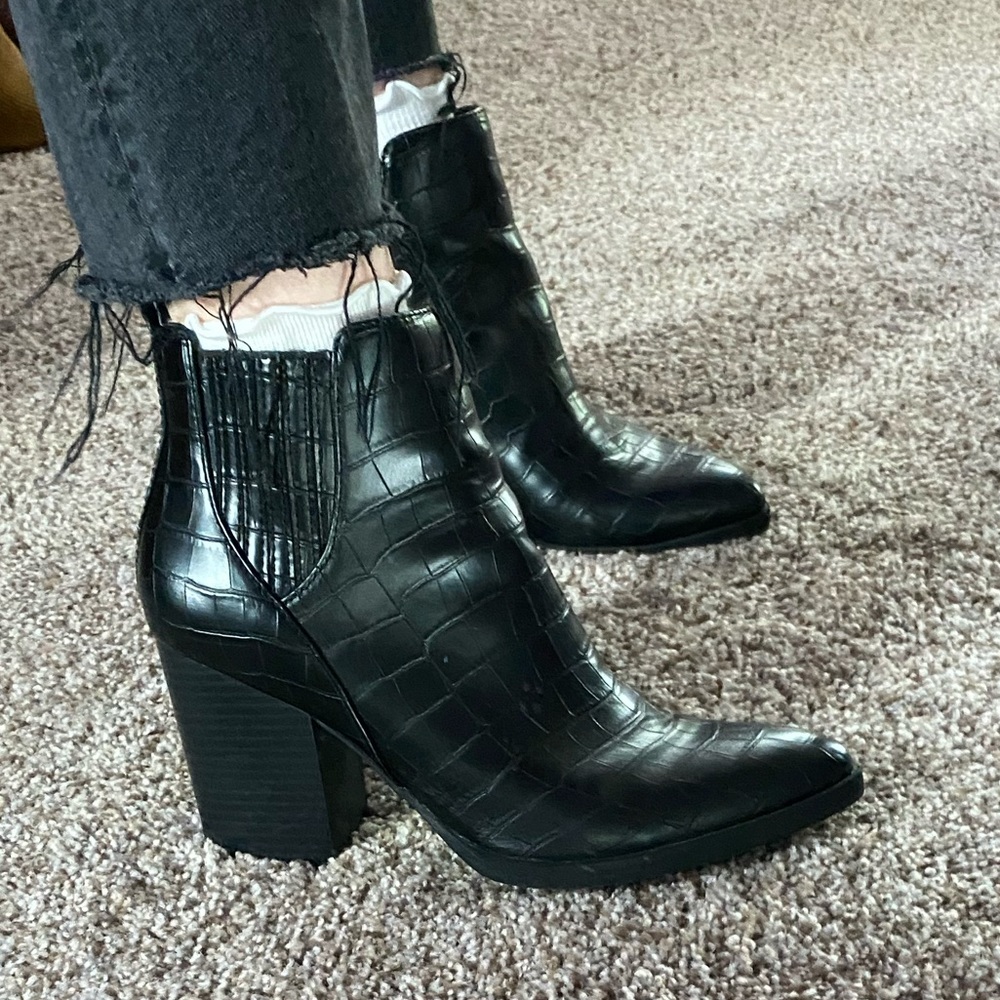 Black Chelsea boots